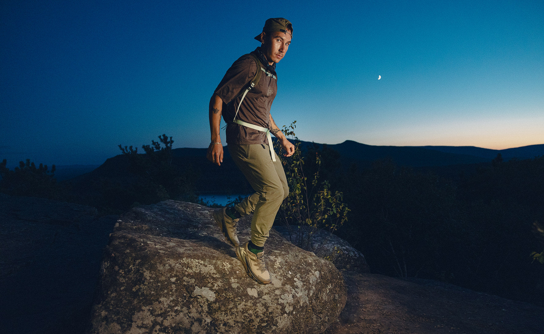 Men's Targhee Apex Wide Waterproof Hiking Shoe | Black/Abbey Stone - Image 7